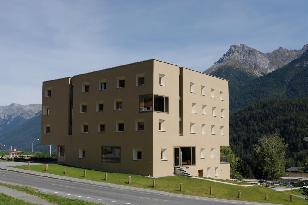 Scuol Youth Hostel Dış mekan fotoğraf