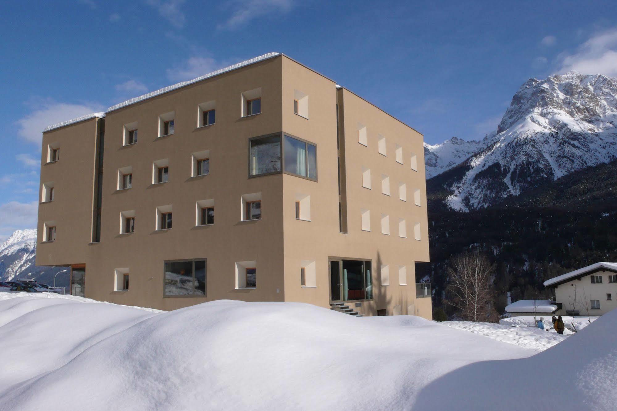 Scuol Youth Hostel Dış mekan fotoğraf